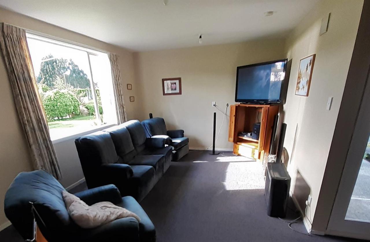 Last Light Lodge Tuatapere Bagian luar foto