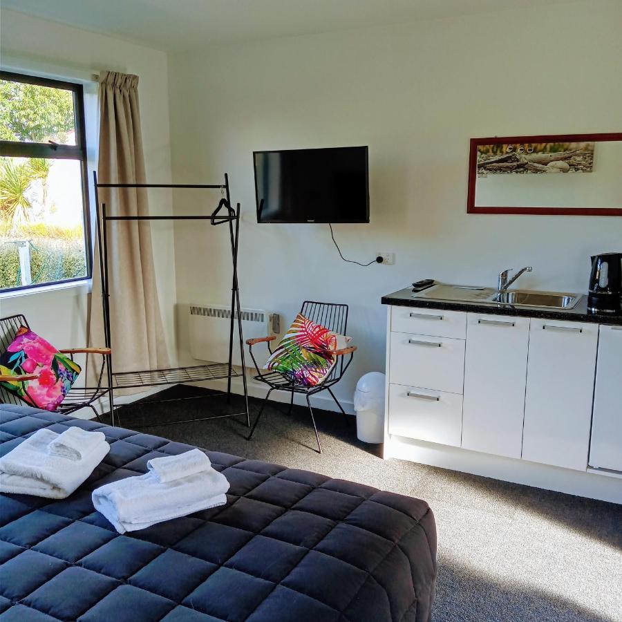 Last Light Lodge Tuatapere Bagian luar foto